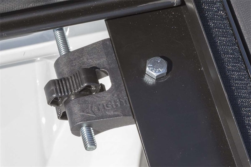 Access Vanish 07-19 Tundra 5ft 6in Bed (w/o Deck Rail) Roll-Up Cover 95209