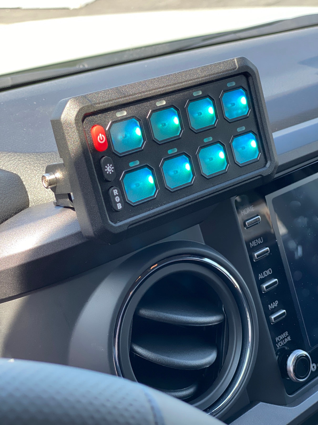 GGLighting 8-gang switch panel with RGB lighting, remote control, and Bluetooth app for easy smart home lighting control.