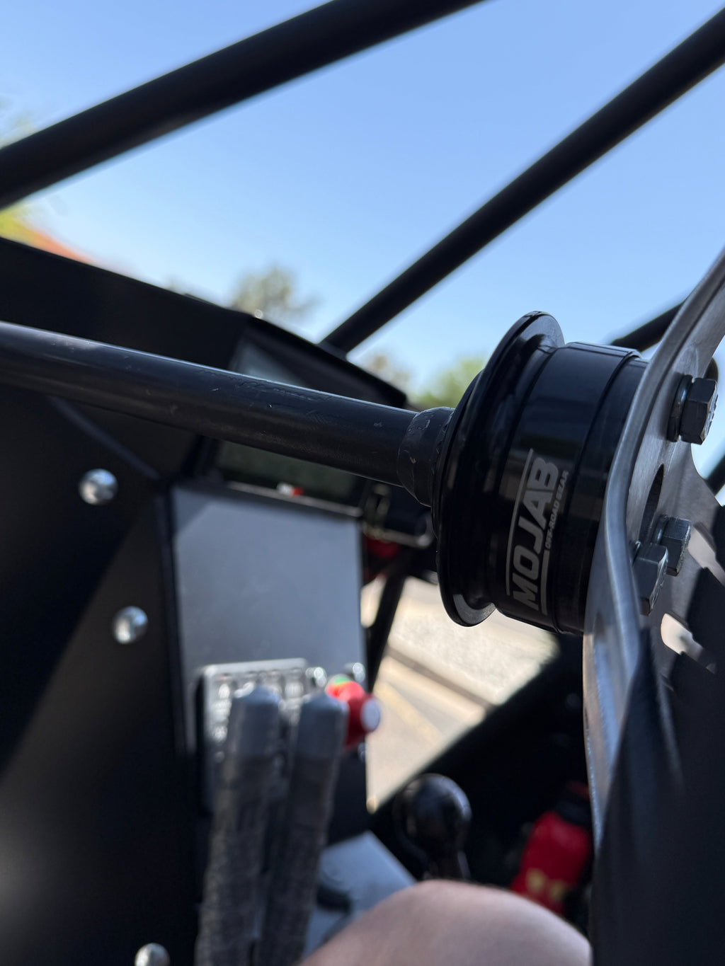 MOJAB OFFROAD steering quick release for easy steering wheel removal and secure connection in off-road vehicles.