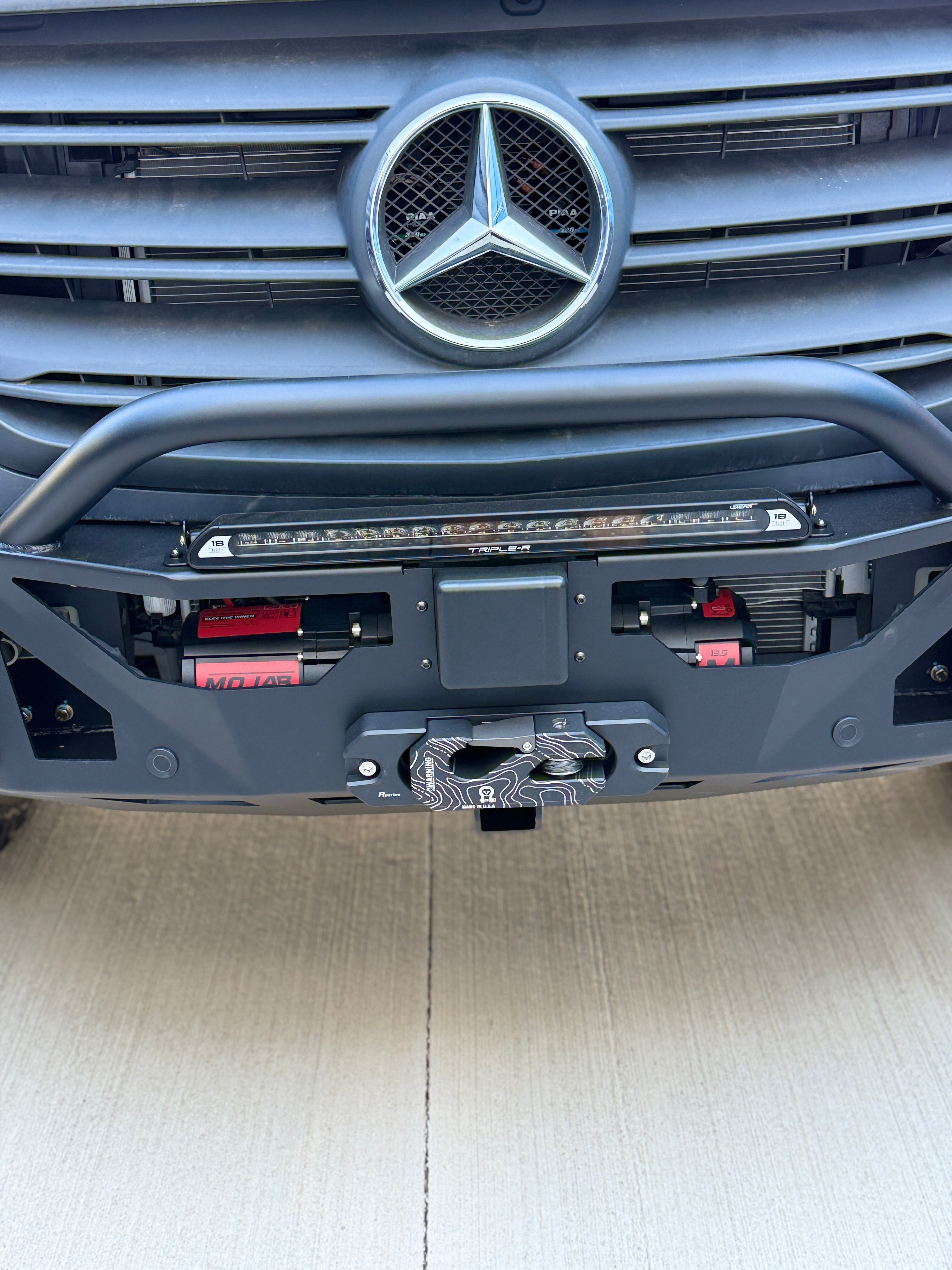 MOJAB OFFROAD MO13.5 Series electric winch with steel cable and control box for off-road vehicle recovery.
