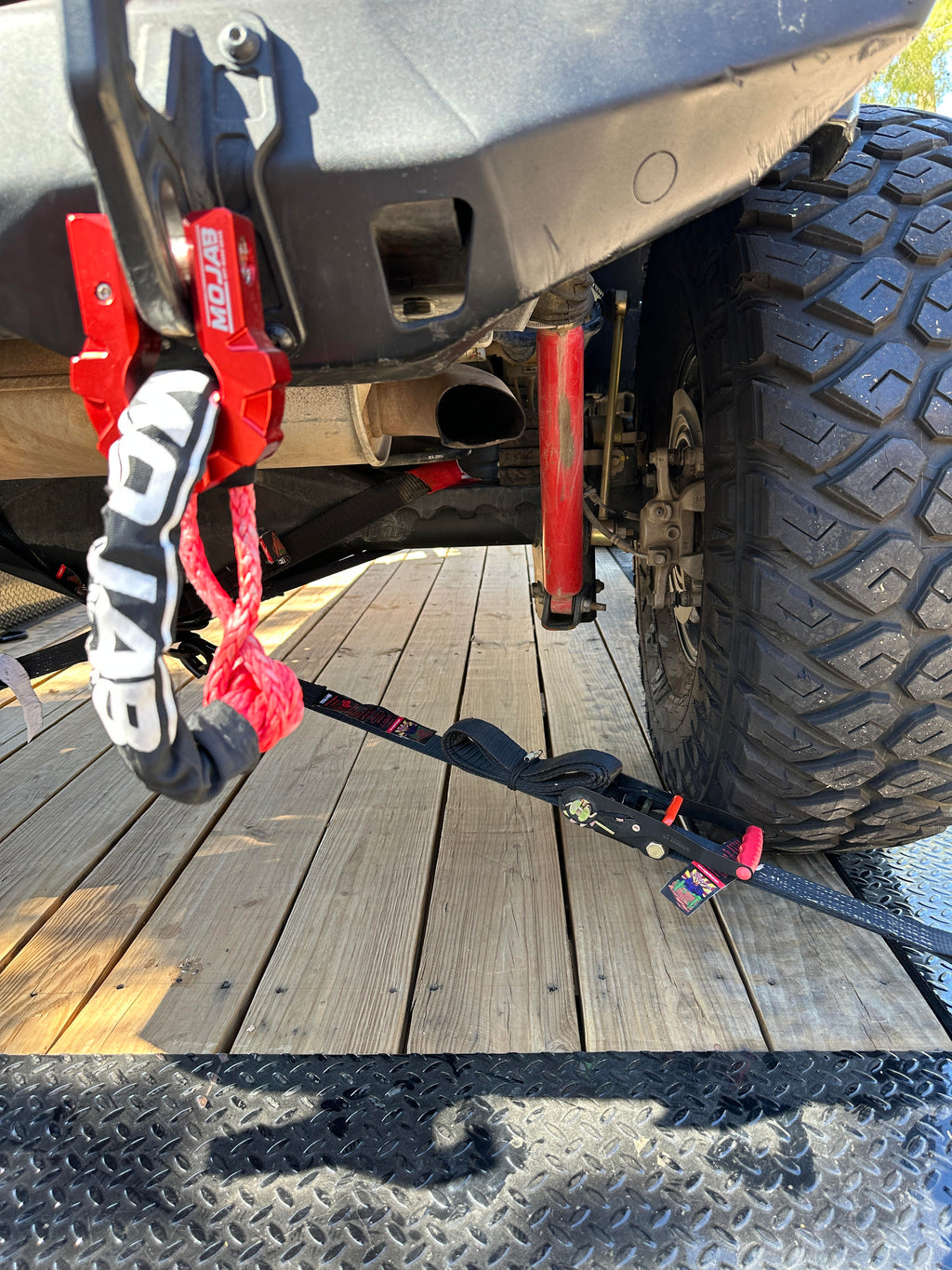 Red MOJAB OFFROAD 3/4-inch extreme duty aluminum D-shackle set, ceramic coated for strength and durability, with lifetime warranty