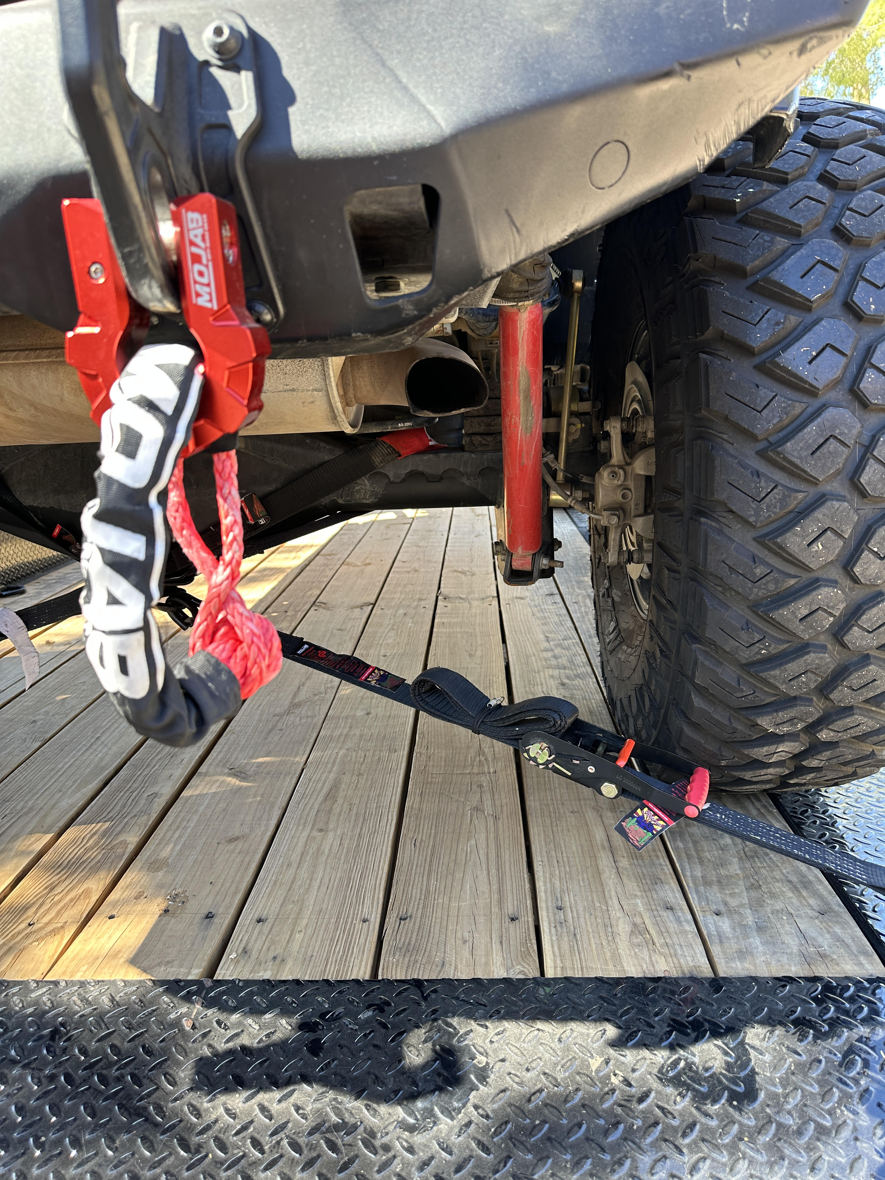 Red MOJAB OFFROAD 3/4-inch extreme duty aluminum D-shackle set, ceramic coated for strength and durability, with lifetime warranty